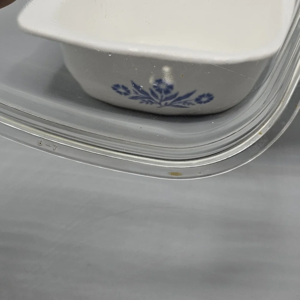 Vintage 4 Quart Corning Ware Dutch Oven Cornflower Blue W Lid  P-34-B Made USA